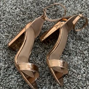 Brand: (Charlotte Russe) never used, no scratches.